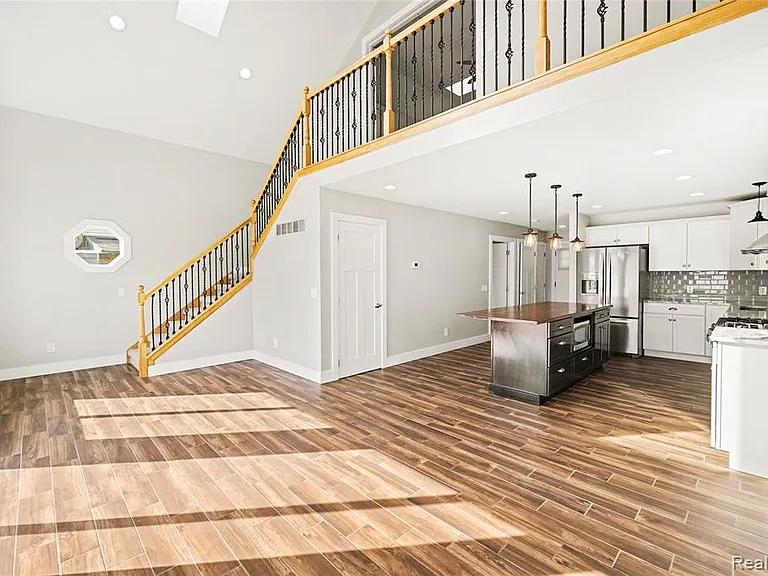 10280 Lakeside Dr — Photo 6