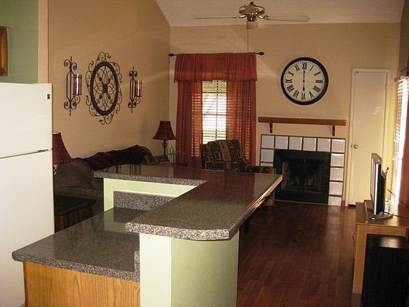 4th image of 602 N May St Unit 62