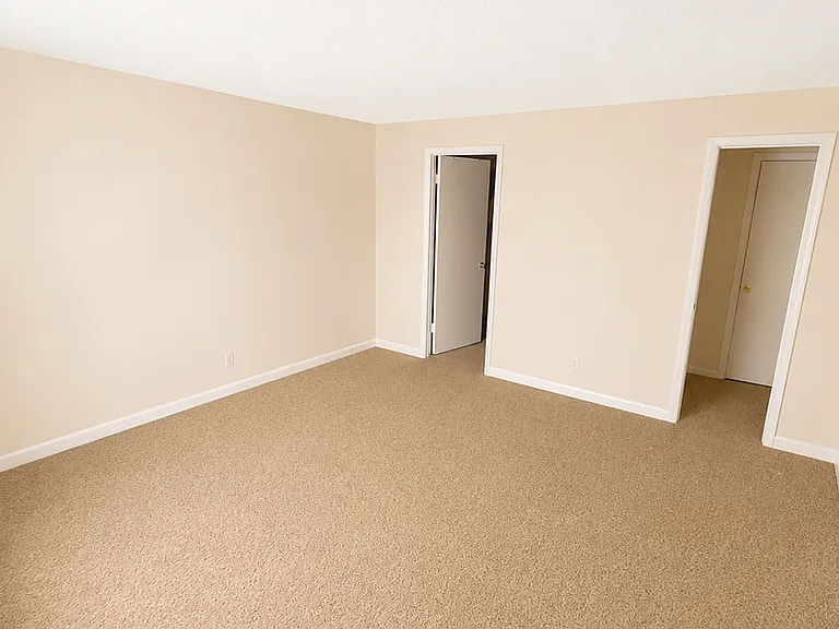 655 Talcottville Rd — Photo 13