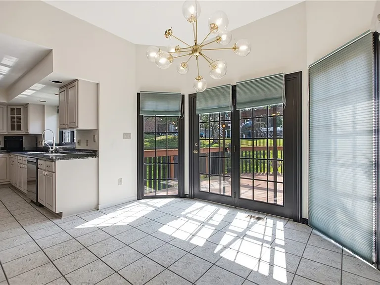 2501 Birchwood Ct — Photo 11