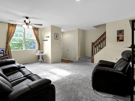 5th image of 267 Oxford Oak Dr