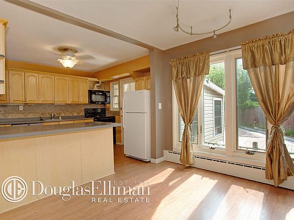 4th image of 108 Bernice Dr