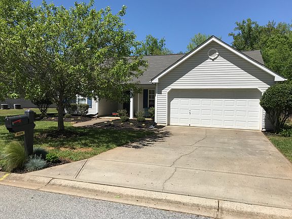 3rd image of 226 Bonnie Woods Dr