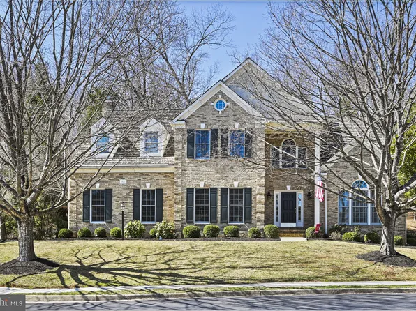 621 Meade Dr SW, Leesburg, VA 20175