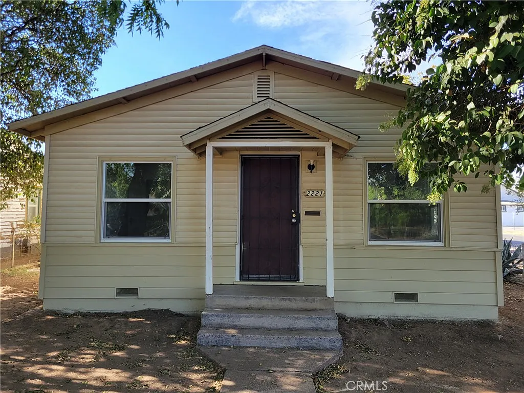 3 bed, 1200 sqft, $1,500 — Photo 1