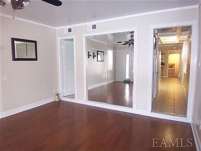 3rd image of 4308 E Tremont Ave