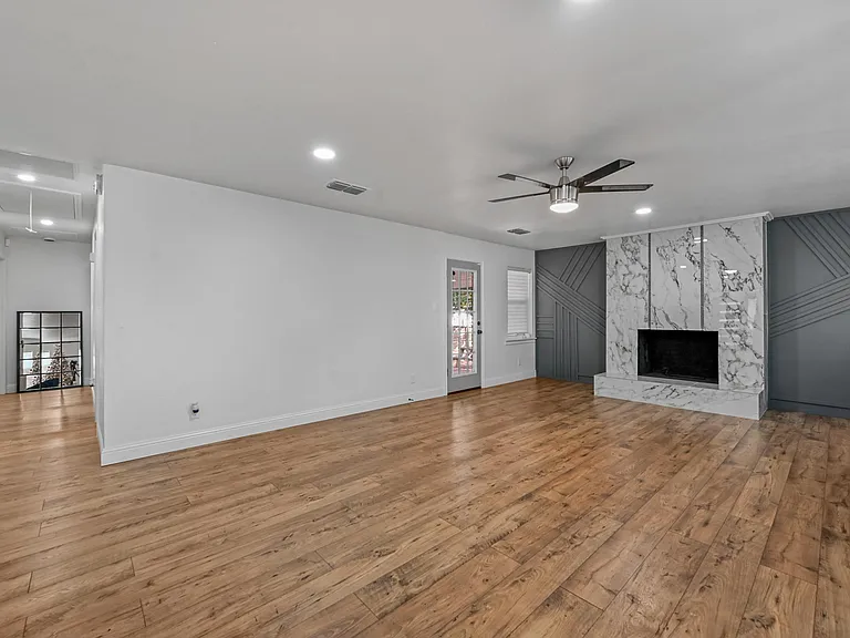 9806 Parkford Dr — Photo 11