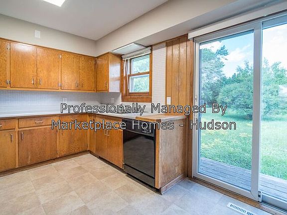 5th image of 411 S Harmony Dr