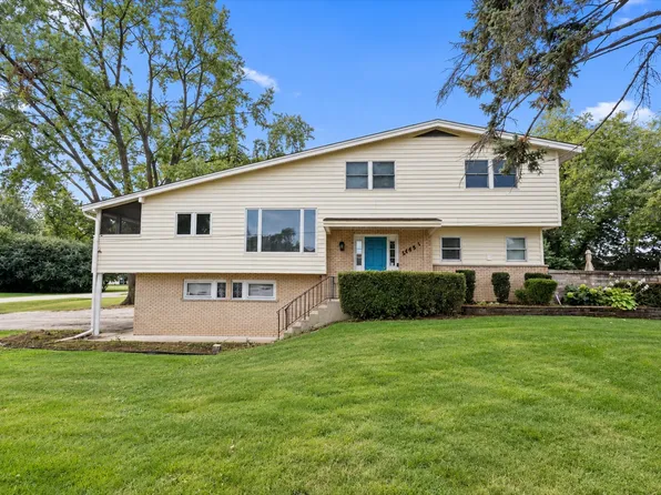 27W501 Williams St, Winfield, IL 60190