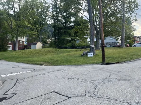 306 Interlaken Dr, Monroeville, PA 15146