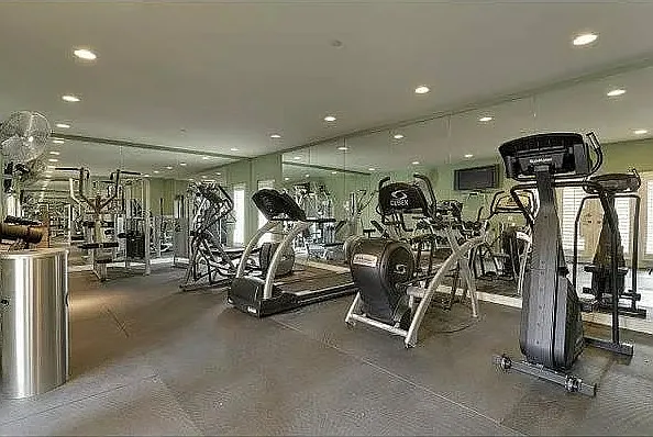 1 bed, 1.0 bath, $1,850 — Photo 1