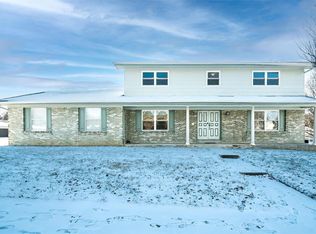 2801 Holiday Ln, Saint Charles, MO 63301
