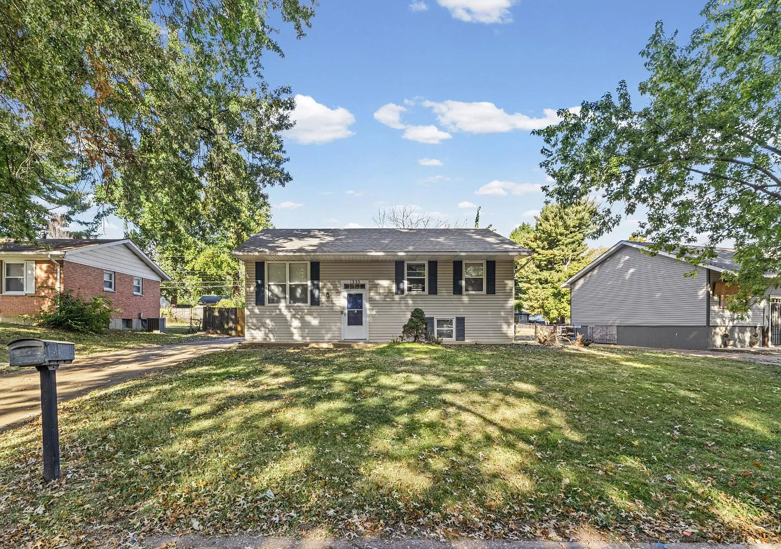 1333 Columbus Dr — Photo 1