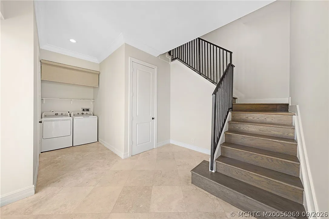 3 bed, 4.0 bath, 2399 sqft, $7,000 — Photo 2
