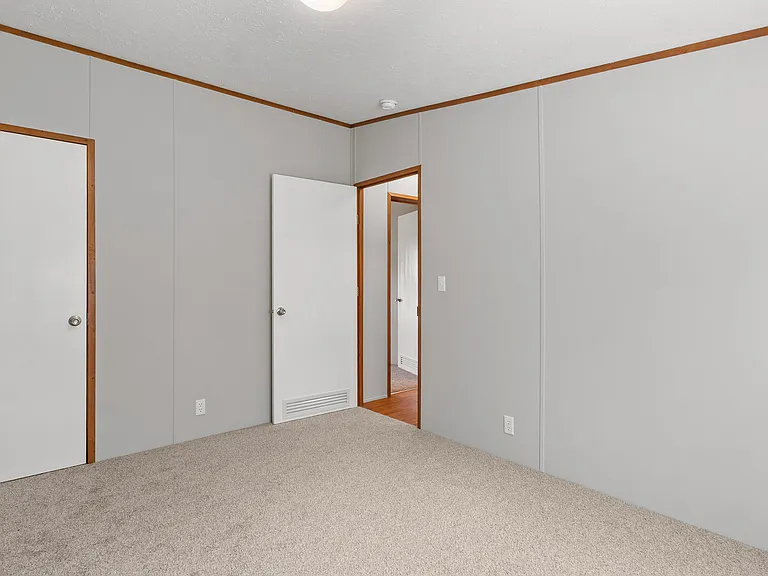 156 County Road 1304 — Photo 4