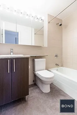 Rented by Bond New York | media 17