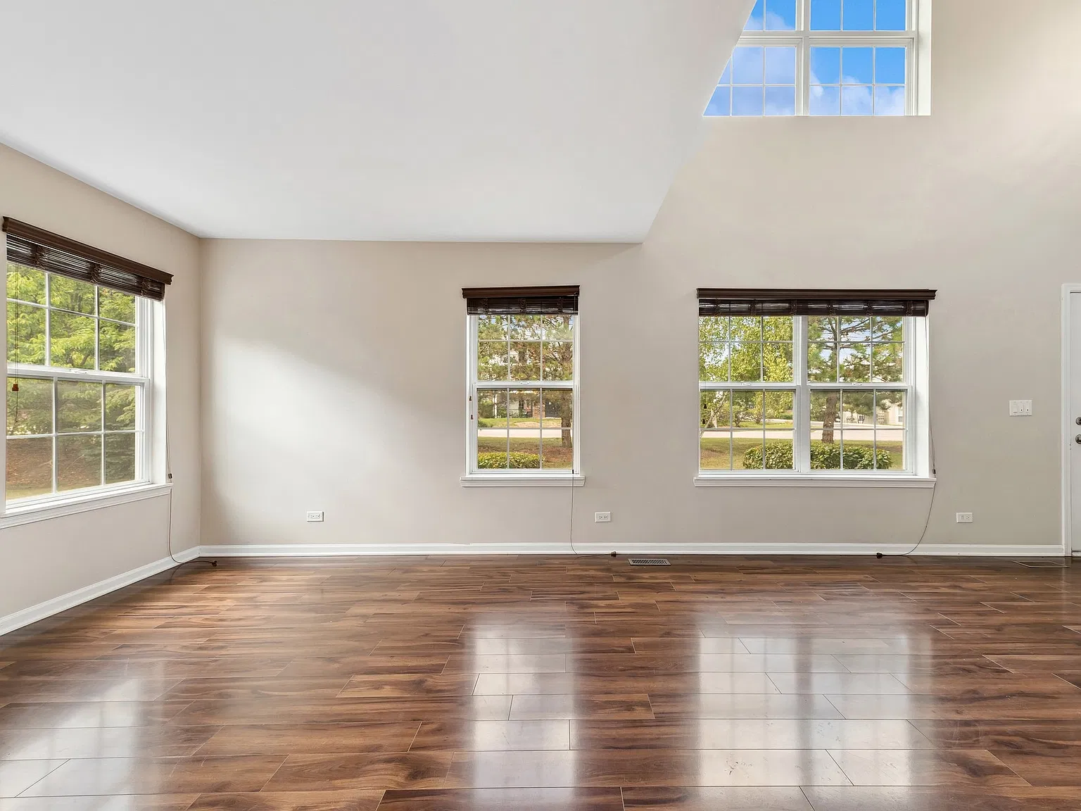 2 bed, 2.5 bath, 1468 sqft, $2,450 — Photo 3