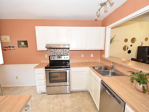 4th image of 9139 Nolley Ct Unit D