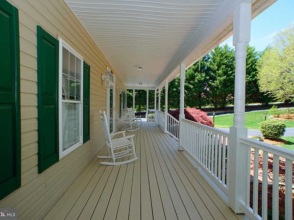 4th image of 5402 Pine Ct