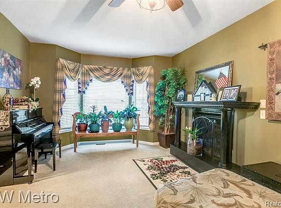 4th image of 30198 W Huron River Dr