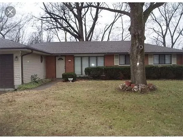 13 Willowbrook Dr, Swansea, IL 62226