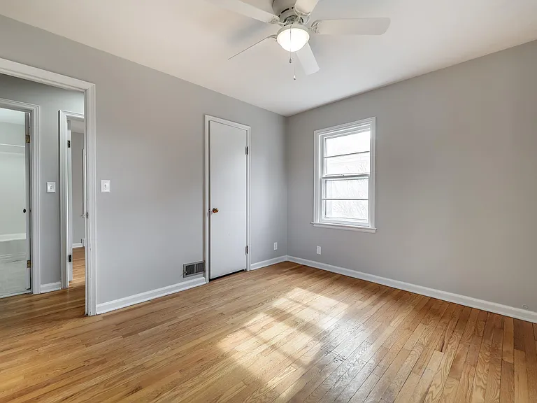 812 S 49th St — Photo 28