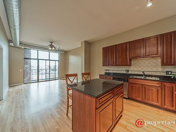 Kitchen / Living Room