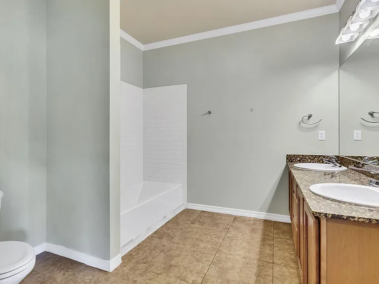 1486 Bentley Cir — Photo 21