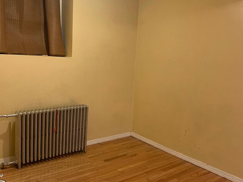 2nd image of 2036 Benedict Ave Floor 1