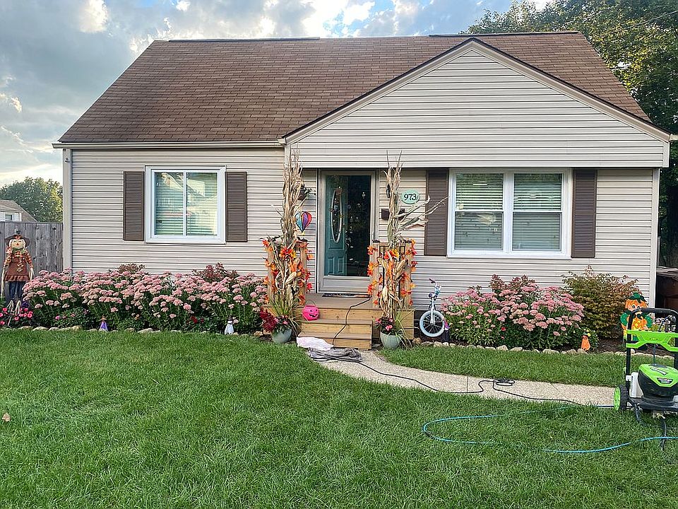 1st image of 973 Hadley Dr