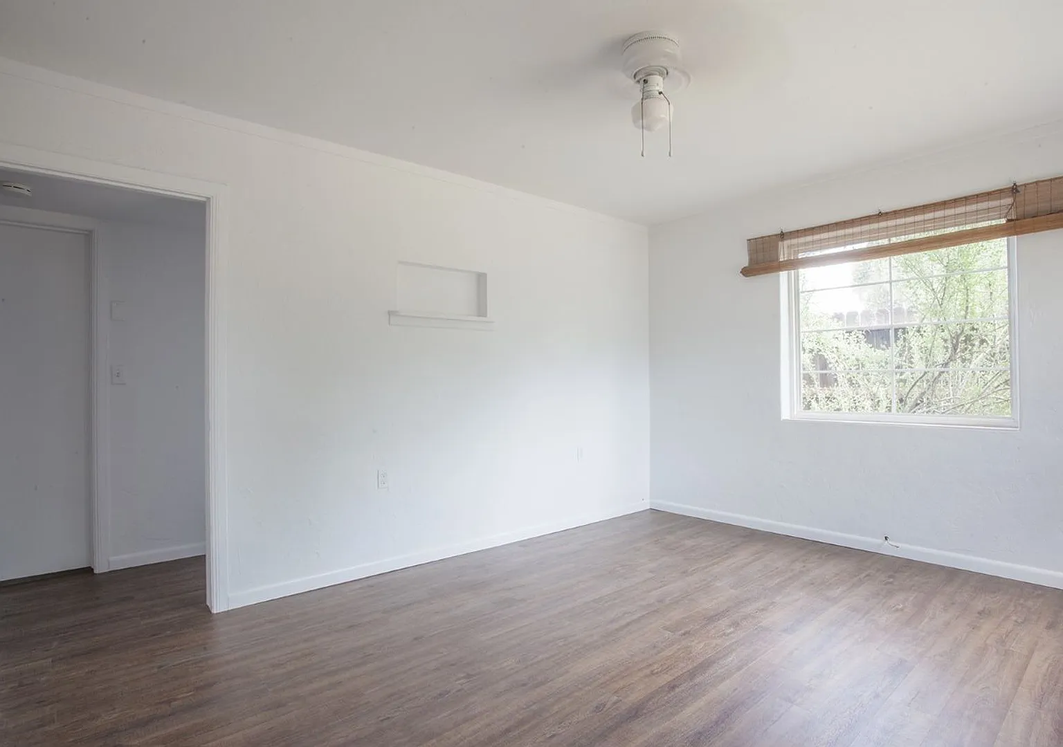 2 bedroom, 1 bath — Photo 4