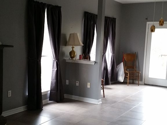 4th image of 8205 Longwood Dr