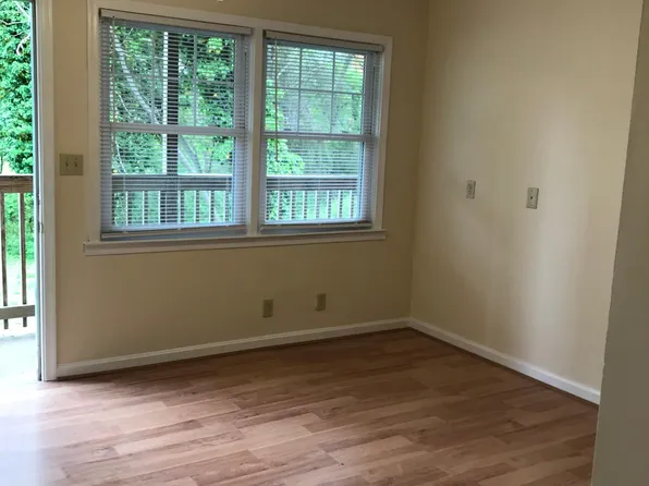 1017 Grove St APT C, Charlottesville, VA 22903