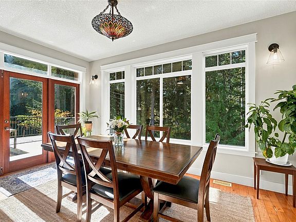 3rd image of 2995 Wild Rose Blvd