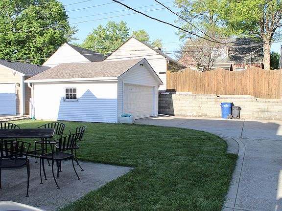 3rd image of 5451 N Kenwood Ave
