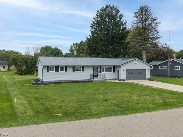 642 Hardesty Ave NW, New Philadelphia, OH 44663