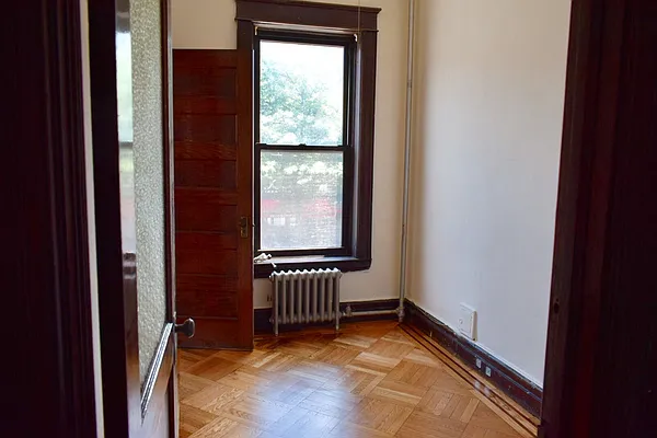 Rented by Farran & Associates | media 32