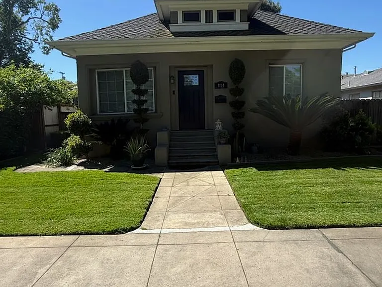 414 W Oak St — Photo 1