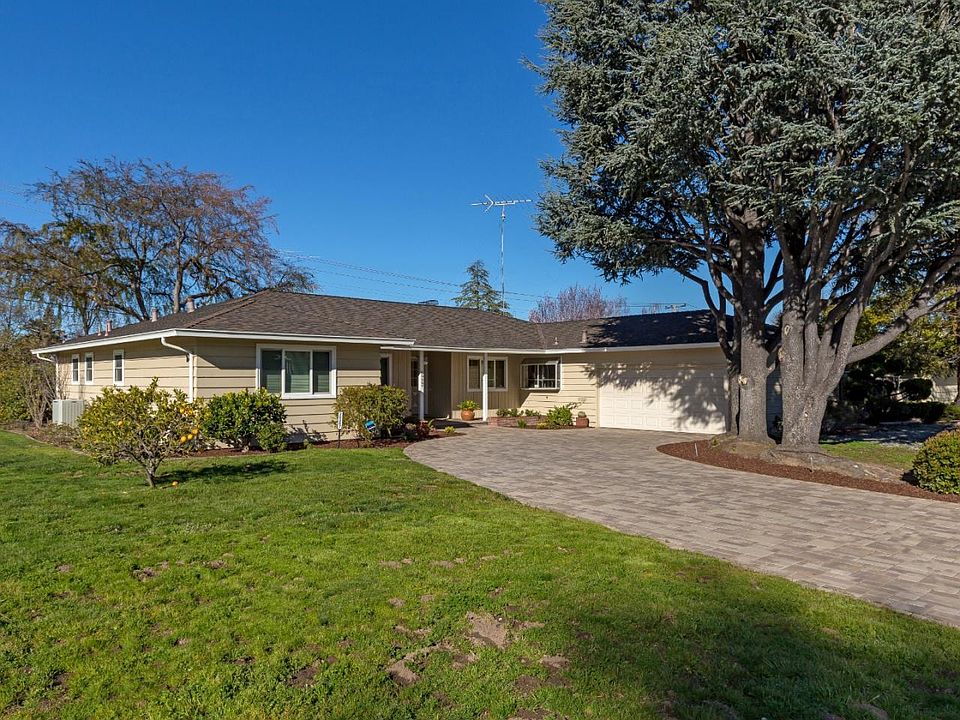 2nd image of 20267 Glen Brae Dr