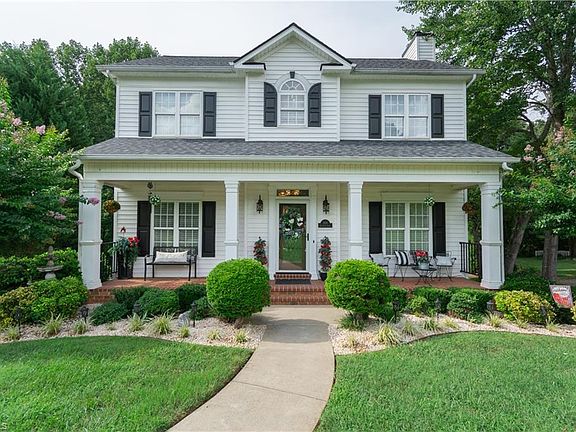 2nd image of 308 Cotswold Ln
