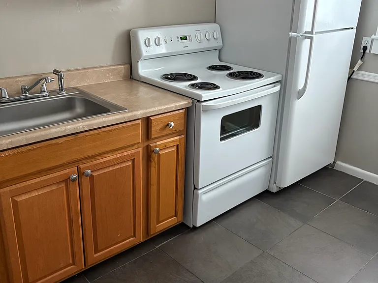 136 Chestnut St #5 — Photo 9