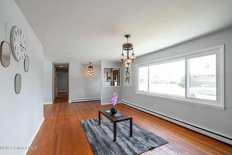 5th image of 403 Hackett Boulevard
