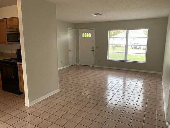 3rd image of 1750 Santee Ave