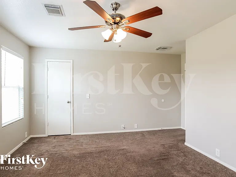 3122 Becker Glen St — Photo 11