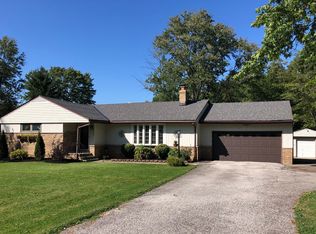 8325 N Locust Dr, Kirtland, OH