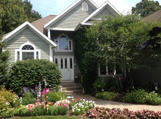 4850 Rambling Creek Dr, Norton Shores, MI