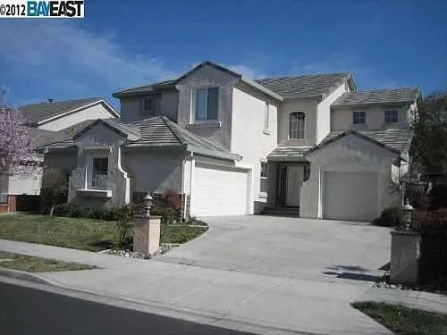 1590 Dawnview Dr photo 1