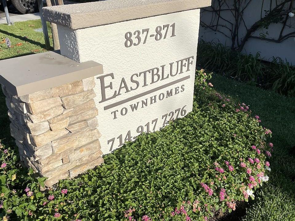 Eastbluff Townhomes Landmark sign.