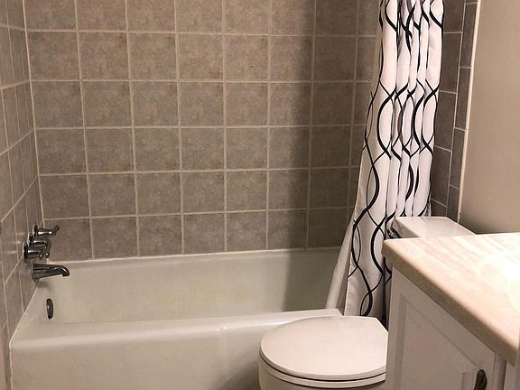5th image of 6001 Arlington Blvd APT 114