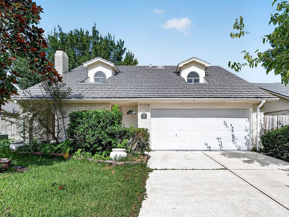 1119 Pinecroft Dr
